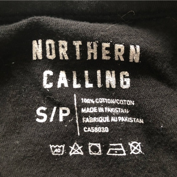 Northern Calling Raccoons vs Toronto T Shirt in Black - Picture 5 of 7